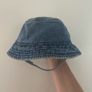 Baby Gap denim bucket hat 0-6 months